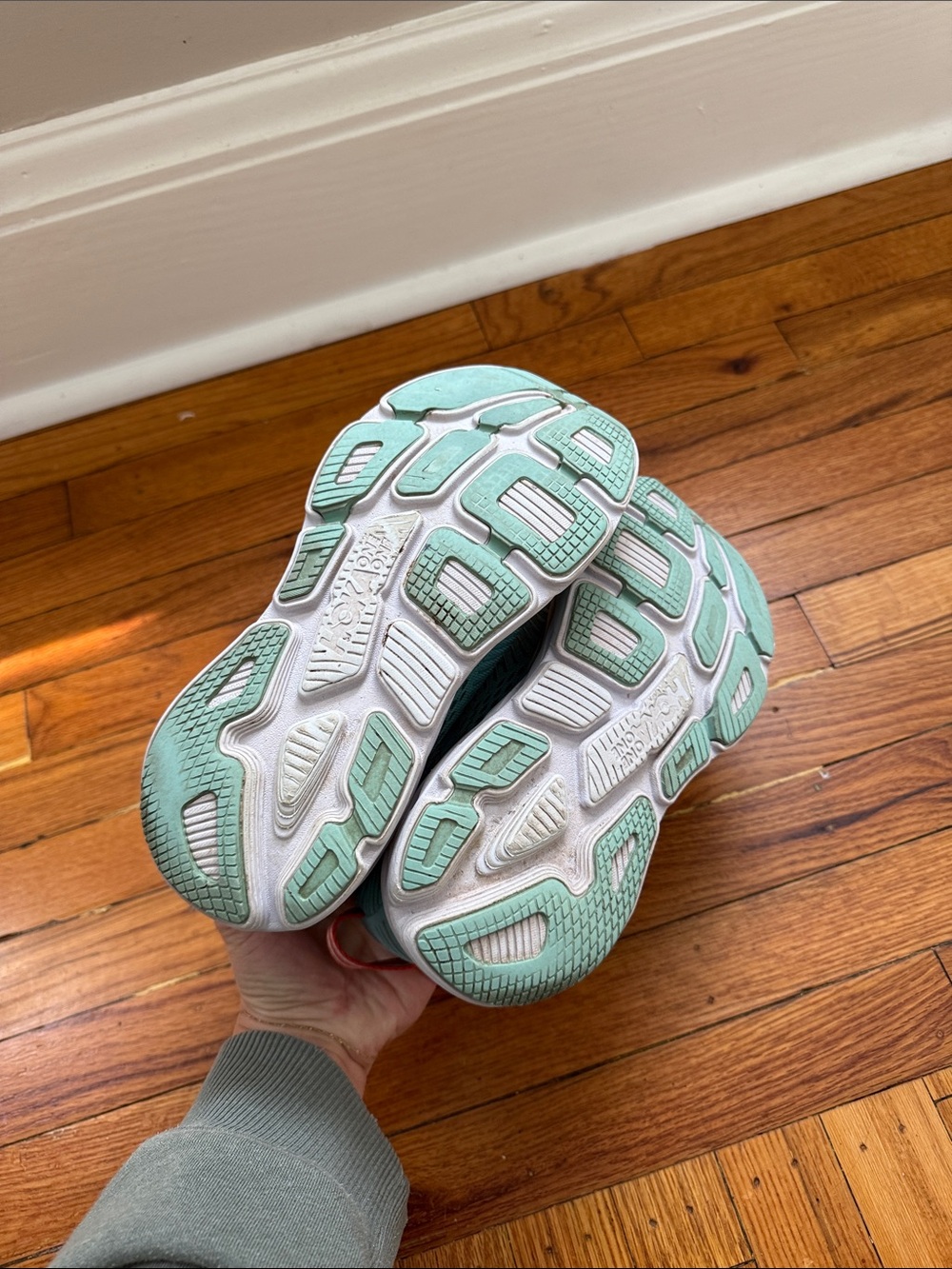 Hoka Bondi 7 Running Shoes - Picture 7 of 9